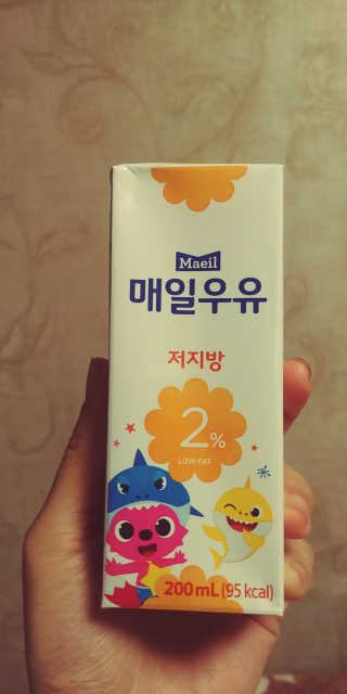 매일우유 멸균 매일우유 저지방 2프로 멸균 핑크퐁 에디션 6입 — 3.67점을 준 리뷰어가 2018년 1월 올린 사용 사진