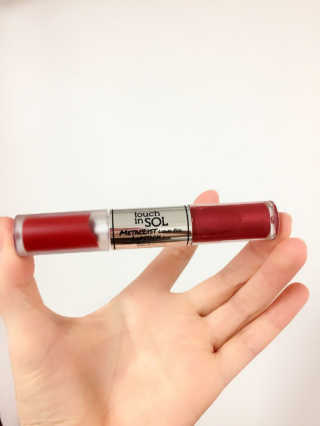 터치인솔 메탈리스트 리퀴드 포일 립스틱 5종 — 5점을 준 리뷰어가 2018년 3월 올린 사용 사진