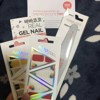 [바바코코]붙이는 젤네일스티커 Best item 7종 랜덤 — 3.5점을 준 리뷰어가 2019년 5월 올린 사용 사진