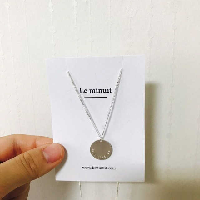 Coin initial necklace 리뷰 사진
