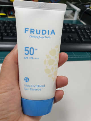 [후르디아] 혼합자차 선 에센스+톤업 선크림 2종 — 4점을 준 리뷰어가 2019년 5월 올린 사용 사진