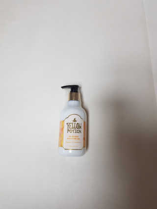 바디홀릭 인샤워 바디퍼퓸 옐로우포션 250ML — 5점을 준 리뷰어가 2019년 4월 올린 사용 사진