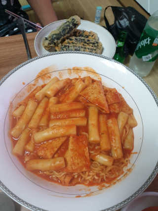 화곡미담 옛날 떡볶이 — 3점을 준 리뷰어가 2020년 2월 올린 사용 사진