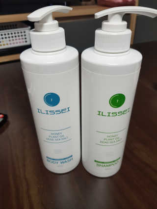 일리세이 허니 샴푸 500ml + 허니 바디워시 500ml 세트 — 5점을 준 리뷰어가 2020년 4월 올린 사용 사진