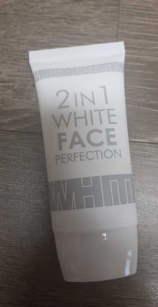 피움 스킨바리스타 2in1 화이트 페이스 퍼펙션 50ml — 4점을 준 리뷰어가 2018년 11월 올린 사용 사진