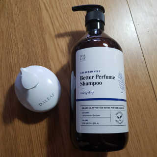 달리프 베러 퍼퓸 샴푸 1000ml 레이니데이 or 일랑로즈 — 4.25점을 준 리뷰어가 2018년 9월 올린 사용 사진