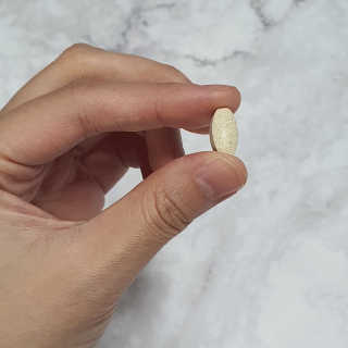 닥터라이즈 속건조엔 닥터세라마이드 60정 X 1병 — 5점을 준 리뷰어가 2020년 2월 올린 사용 사진