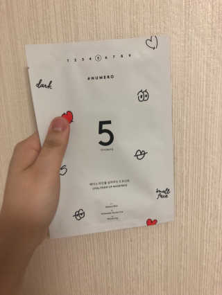 누메로 5 바이탈 포인트업 마스크팩 — 4점을 준 리뷰어가 2018년 5월 올린 사용 사진