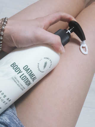 (주)에네스티 내추럴 촉촉  오트밀 바디로션 500ml — 5점을 준 리뷰어가 2019년 12월 올린 사용 사진