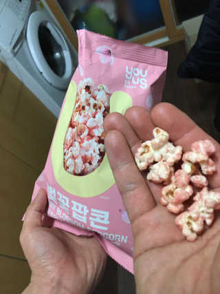 GS25 벚꽃 팝콘 + 벚꽃스파클링 + 벚꽃 청포도 에이드 — 4.67점을 준 리뷰어가 2018년 3월 올린 사용 사진