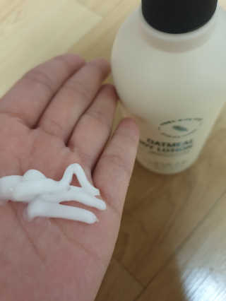 (주)에네스티 내추럴 촉촉  오트밀 바디로션 500ml — 5점을 준 리뷰어가 2019년 9월 올린 사용 사진