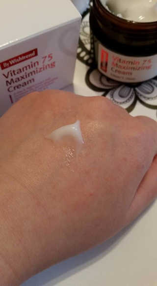 바이 위시트랜드 VITAMIN 75 CREAM — 5점을 준 리뷰어가 2017년 11월 올린 사용 사진