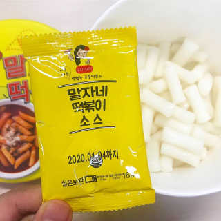 청담동말자싸롱 말자네떡볶이4EA말자네빠삭빠삭감튀5EA — 5점을 준 리뷰어가 2019년 1월 올린 사용 사진