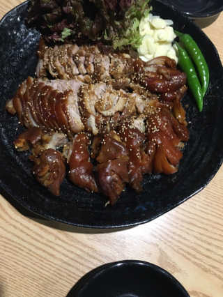 [하영족발과보쌈 강서구청점] 족발中 2인세트 — 5점을 준 리뷰어가 2019년 3월 올린 사용 사진