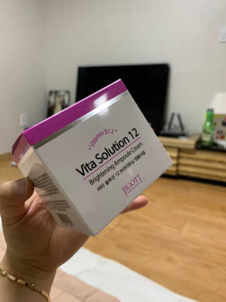 지고트 비타솔루션12 브라이트닝 앰플 크림 100ml — 5점을 준 리뷰어가 2019년 7월 올린 사용 사진