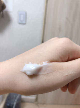 지고트 비타솔루션12 카밍 앰플 크림 100ml — 3점을 준 리뷰어가 2019년 7월 올린 사용 사진