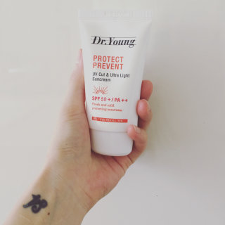 닥터영 유브이 컷 앤 울트라 라이트 썬크림 SPF50+ PA++ 50ml — 3.5점을 준 리뷰어가 2016년 7월 올린 사용 사진