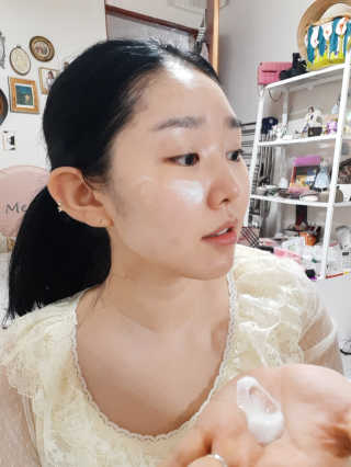 니텔라 바이탈 클라우드 에센스 — 5점을 준 리뷰어가 2019년 12월 올린 사용 사진