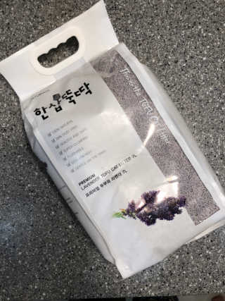 [펫토리아]한삽뚝딱 프리미엄 고양이 두부모래 — 1점을 준 리뷰어가 2019년 8월 올린 사용 사진