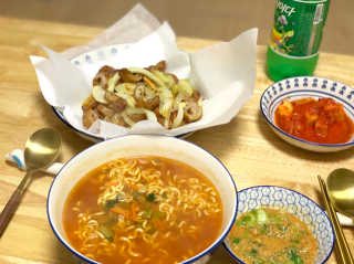 라면 그대로가 제일 맛있는 더엄마라면 — 5점을 준 리뷰어가 2019년 7월 올린 사용 사진