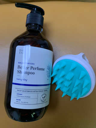 달리프 베러 퍼퓸 샴푸 1000ml 레이니데이 or 일랑로즈 — 5점을 준 리뷰어가 2020년 2월 올린 사용 사진