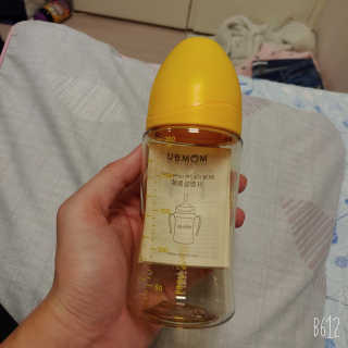 유비맘 PPSU 젖병 노꼭지_260ml_컬러 랜덤 발송 — 5점을 준 리뷰어가 2020년 2월 올린 사용 사진