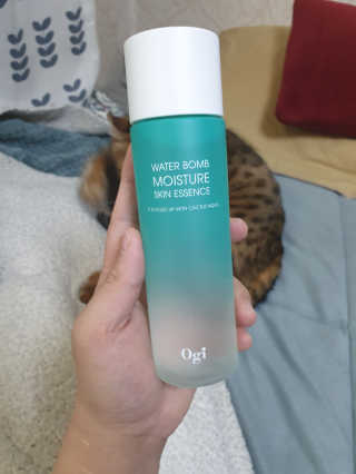 오지아이 워터 밤 모이스처 스킨 에센스 180ml — 2점을 준 리뷰어가 2020년 2월 올린 사용 사진