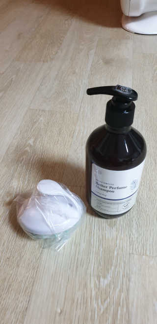 달리프 베러 퍼퓸 샴푸 1000ml 레이니데이 or 일랑로즈 — 5점을 준 리뷰어가 2020년 2월 올린 사용 사진