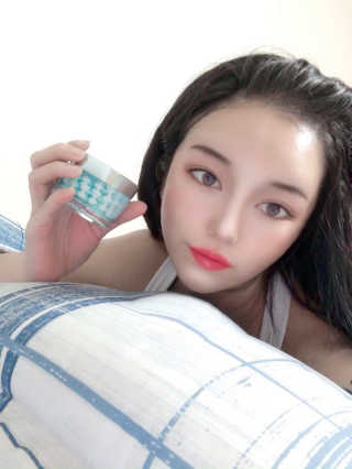 카오리온코스메틱스 피스워터 아쿠아 드롭 겔 나이트 마스크 — 5점을 준 리뷰어가 2019년 4월 올린 사용 사진