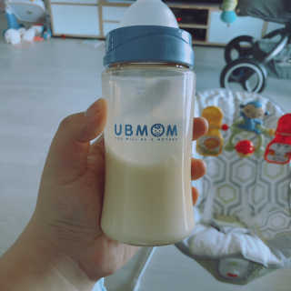 유비맘 PPSU 젖병 노꼭지_260ml_컬러 랜덤 발송 — 5점을 준 리뷰어가 2020년 2월 올린 사용 사진