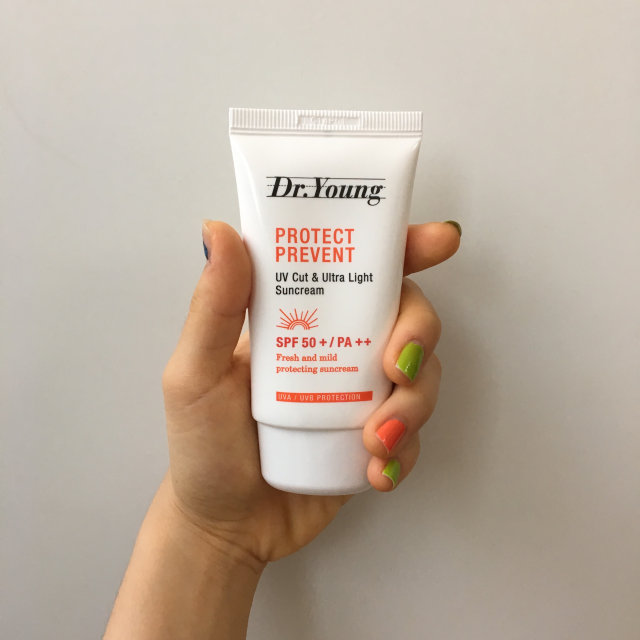 닥터영 유브이 컷 앤 울트라 라이트 썬크림 SPF50+ PA++ 50ml 리뷰 사진
