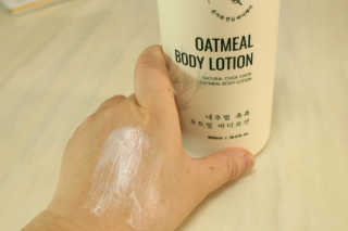 (주)에네스티 내추럴 촉촉  오트밀 바디로션 500ml — 5점을 준 리뷰어가 2019년 9월 올린 사용 사진