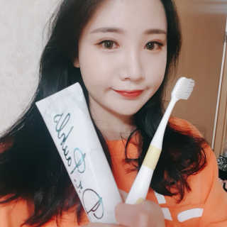 큐어스크립트 닥터폴스 치약 바닐블랙티향 — 4.5점을 준 리뷰어가 2018년 3월 올린 사용 사진
