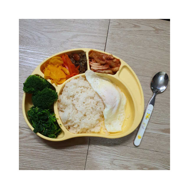 유비맘 캐릭터 실리콘 흡착 식판_색상 랜덤발송 리뷰 사진