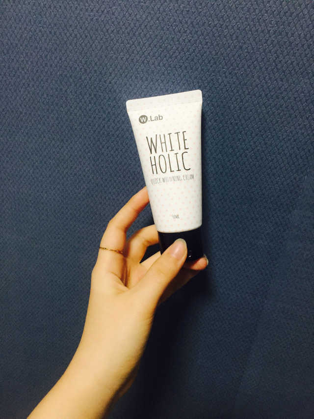 화이트홀릭 리뷰 사진
