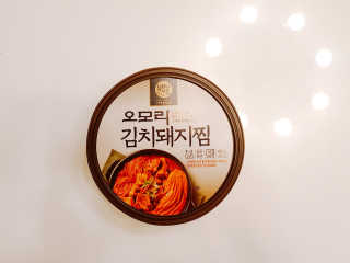 GS25 YOU US  오모리김치돼지찜 — 5점을 준 리뷰어가 2018년 3월 올린 사용 사진