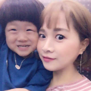 오제끄 쇼킹듀얼아이브로우 (간편하다! 하나로 해결! 멀티 올인원 아이키트!) — 4점을 준 리뷰어가 2016년 10월 올린 사용 사진