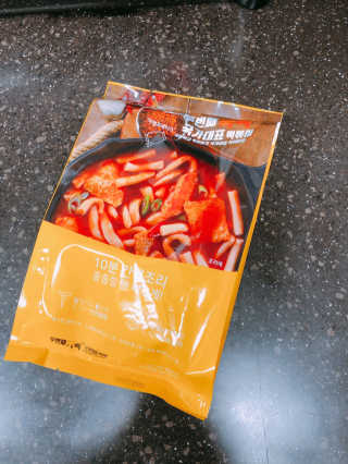 두번째 국떡 국가대표 떡볶이 1팩 + 영미칩 2봉 증정 — 5점을 준 리뷰어가 2019년 2월 올린 사용 사진