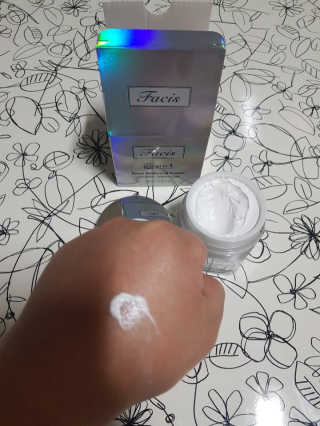 파시스 올인원 진주 화이트닝 크림 100ml — 5점을 준 리뷰어가 2018년 12월 올린 사용 사진