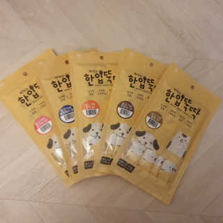 [펫토리아]짜먹는 한입뚝딱 강아지.고양이 마약간식 — 5점을 준 리뷰어가 2019년 7월 올린 사용 사진