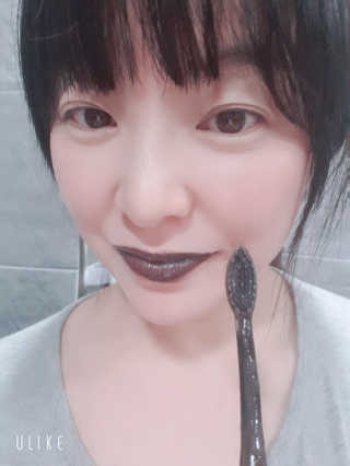 the naked object 디블랙팩치약 디블랙칫솔 세트 — 5점을 준 리뷰어가 2018년 12월 올린 사용 사진
