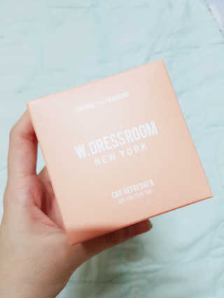 더블유드레스룸 더블유 차량용방향제 — 5점을 준 리뷰어가 2018년 9월 올린 사용 사진
