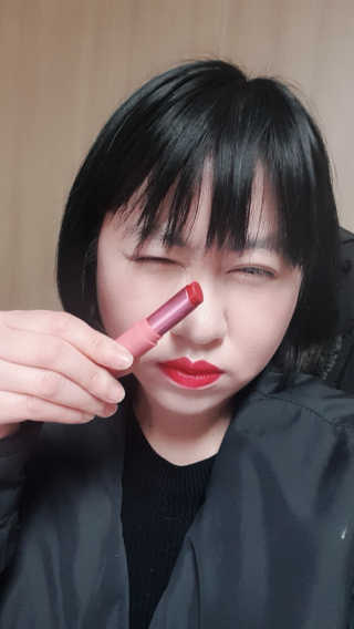 [블랙루즈] 로즈 벨벳 립스틱 택1+랜덤1 — 4.67점을 준 리뷰어가 2019년 1월 올린 사용 사진