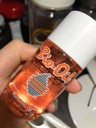 Bio-oil(바이오오일) 바이오오일(Bio-oil) — 5점을 준 리뷰어가 2016년 12월 올린 사용 사진