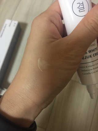 [버진팜스] 광톤결 3단케어 - 비타화이트 깨죽크림 — 5점을 준 리뷰어가 2020년 1월 올린 사용 사진