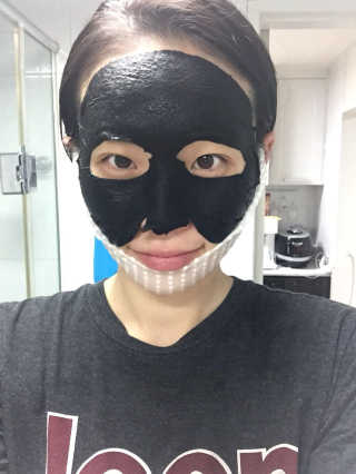 23years old 아큐페어 쁘띠 마스크 (5장) — 5점을 준 리뷰어가 2017년 6월 올린 사용 사진