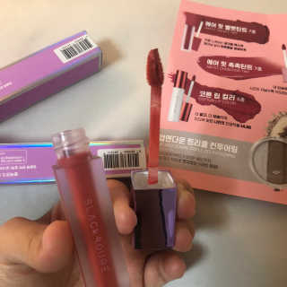 [블랙루즈] 에어 핏 벨벳 틴트 시즌2 中 택1+랜덤1 — 4.17점을 준 리뷰어가 2018년 10월 올린 사용 사진