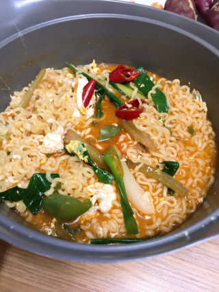 라면 그대로가 제일 맛있는 더엄마라면 — 5점을 준 리뷰어가 2019년 9월 올린 사용 사진