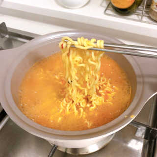 라면 그대로가 제일 맛있는 더엄마라면 — 5점을 준 리뷰어가 2019년 7월 올린 사용 사진