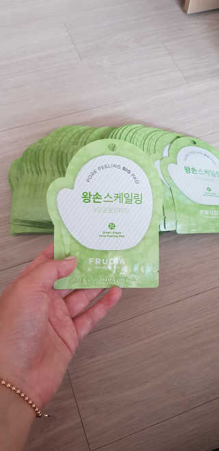 [후르디아] 청포도 매끈약산성 필링 패드_50매 세트 — 5점을 준 리뷰어가 2019년 9월 올린 사용 사진